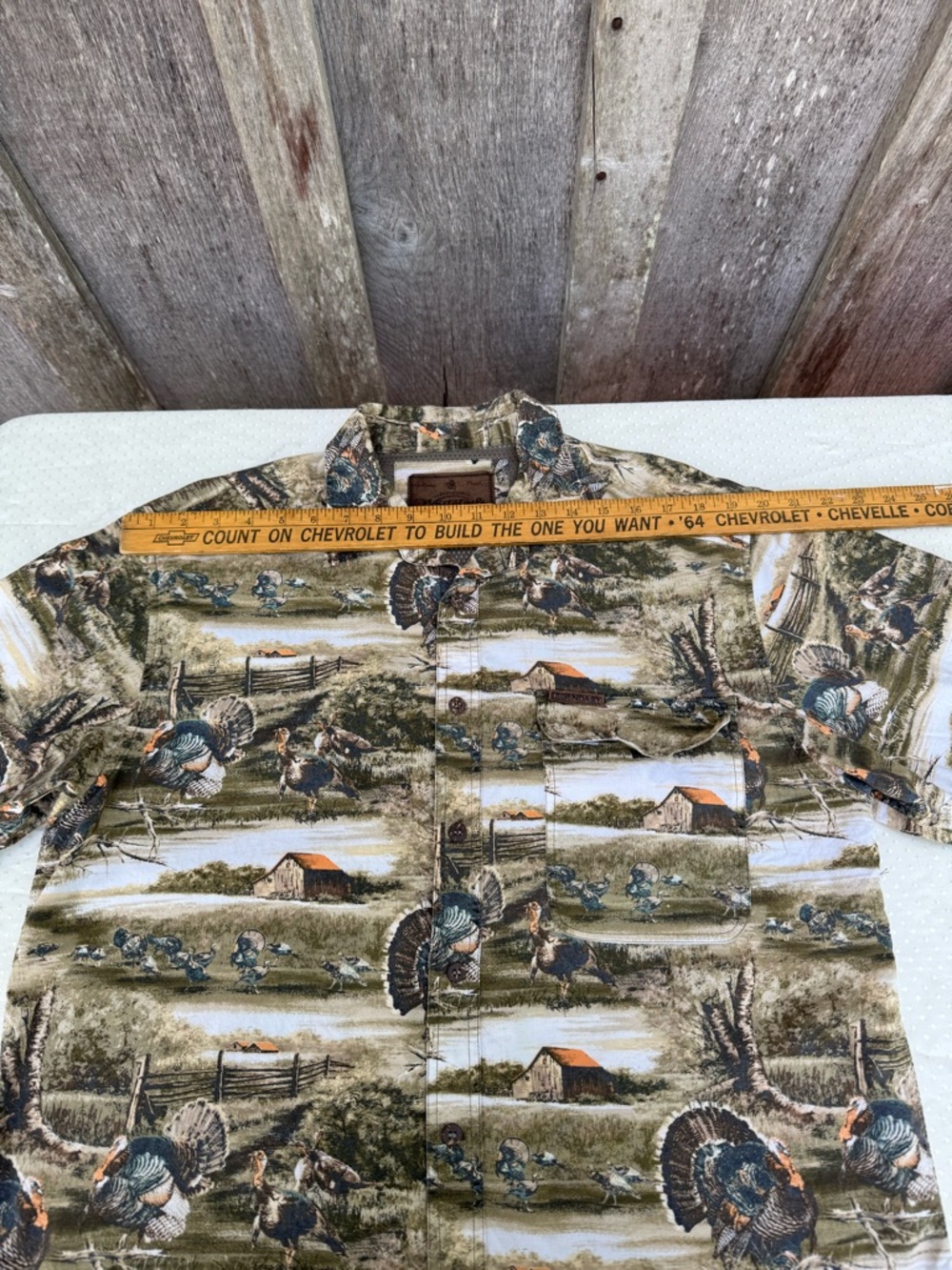 Legendary Whitetail men’s short sleeve button down shirt size L. Turkeys - Picture 5 of 9